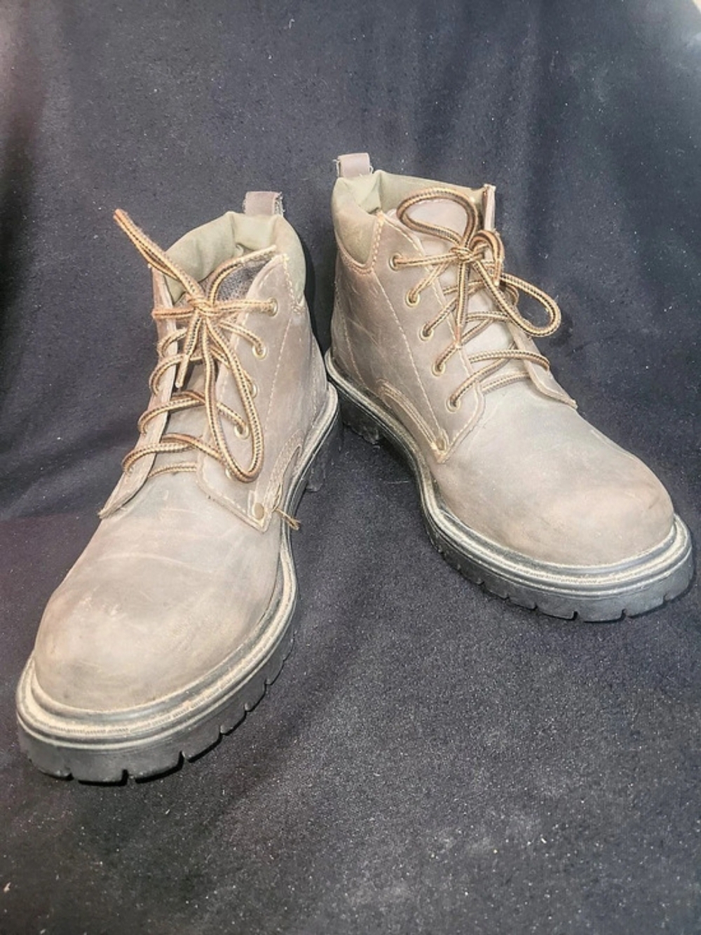 #472 Rugged Outback 6427 Men's Brown Boots US 8, Comfort/Kick-backside Longevity